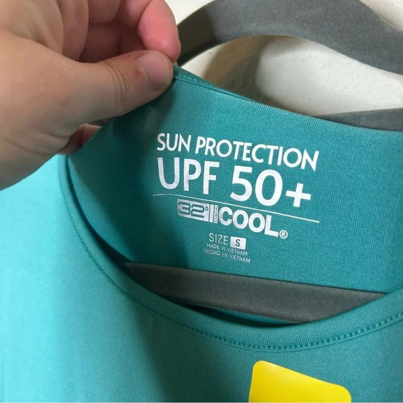 NWT Teal Green Rashguard Sun Protection Shirt Size Small - Picture 2 of 4